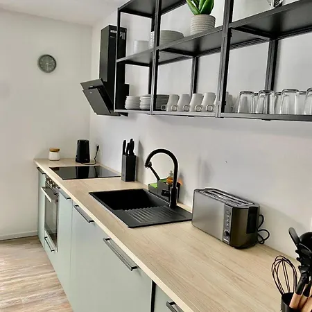 Komfortable Xxl Teamsuite Mit 1,20 Betten Apartmán Duisburg